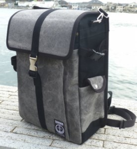 ふるさと納税でもらえる大人用ランドセル型リュック（墨色帆布）